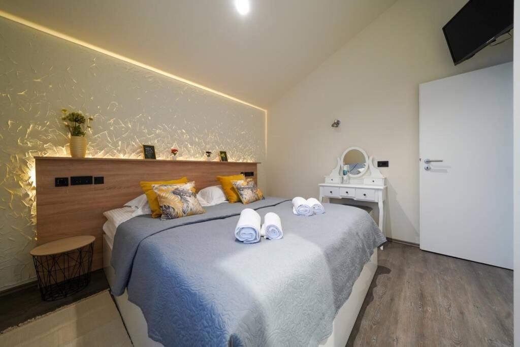 Apartment Vala, 4*, Sea View & Private Heated Pool Pridraga Ngoại thất bức ảnh